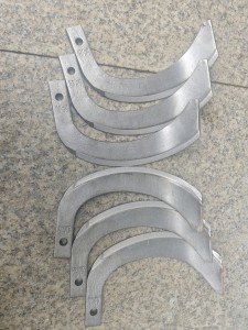 Laser cladding machine for blades