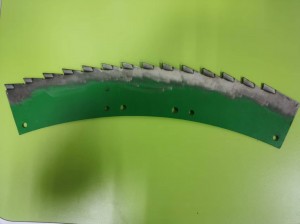 Laser cladding machine for blades