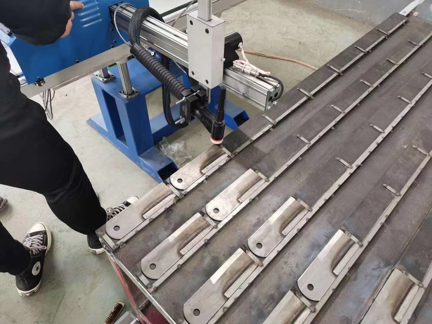 DNC2000 Planar plasma surfacing system