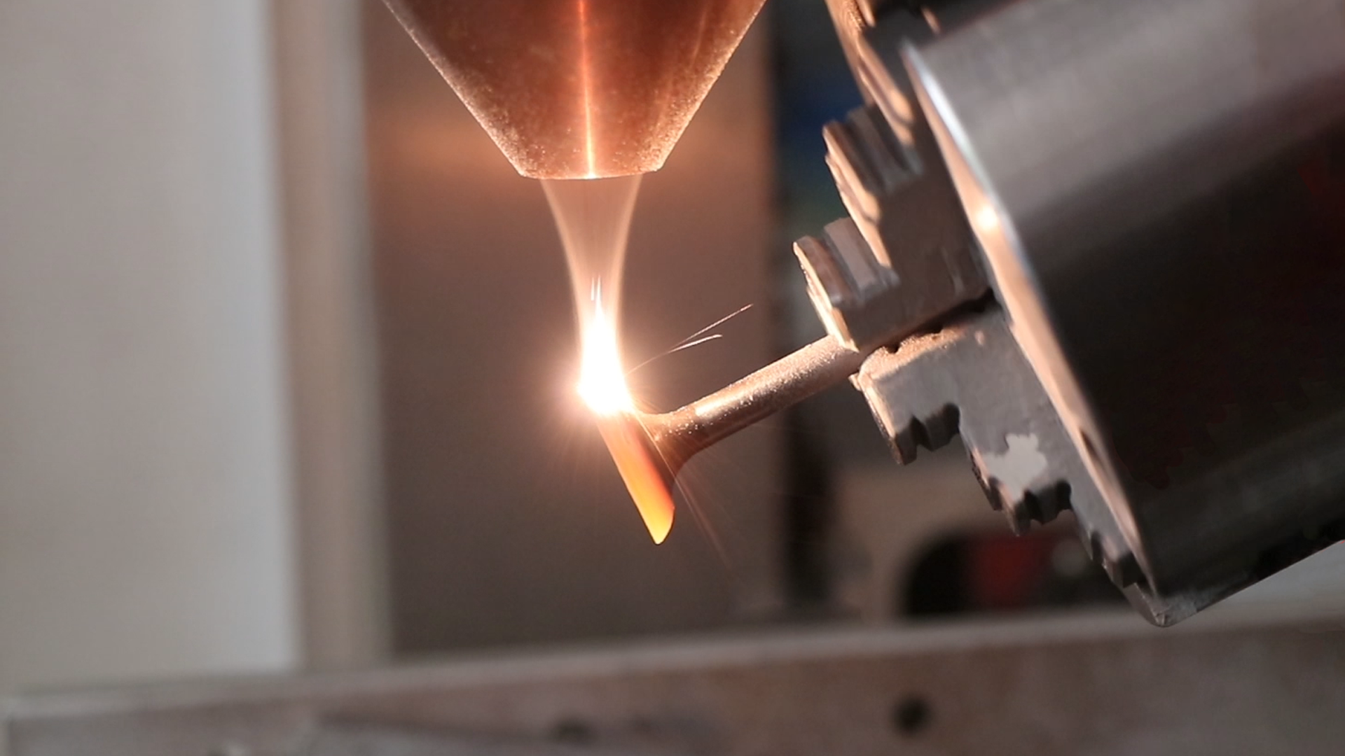 Лазерная наплавка клапанов