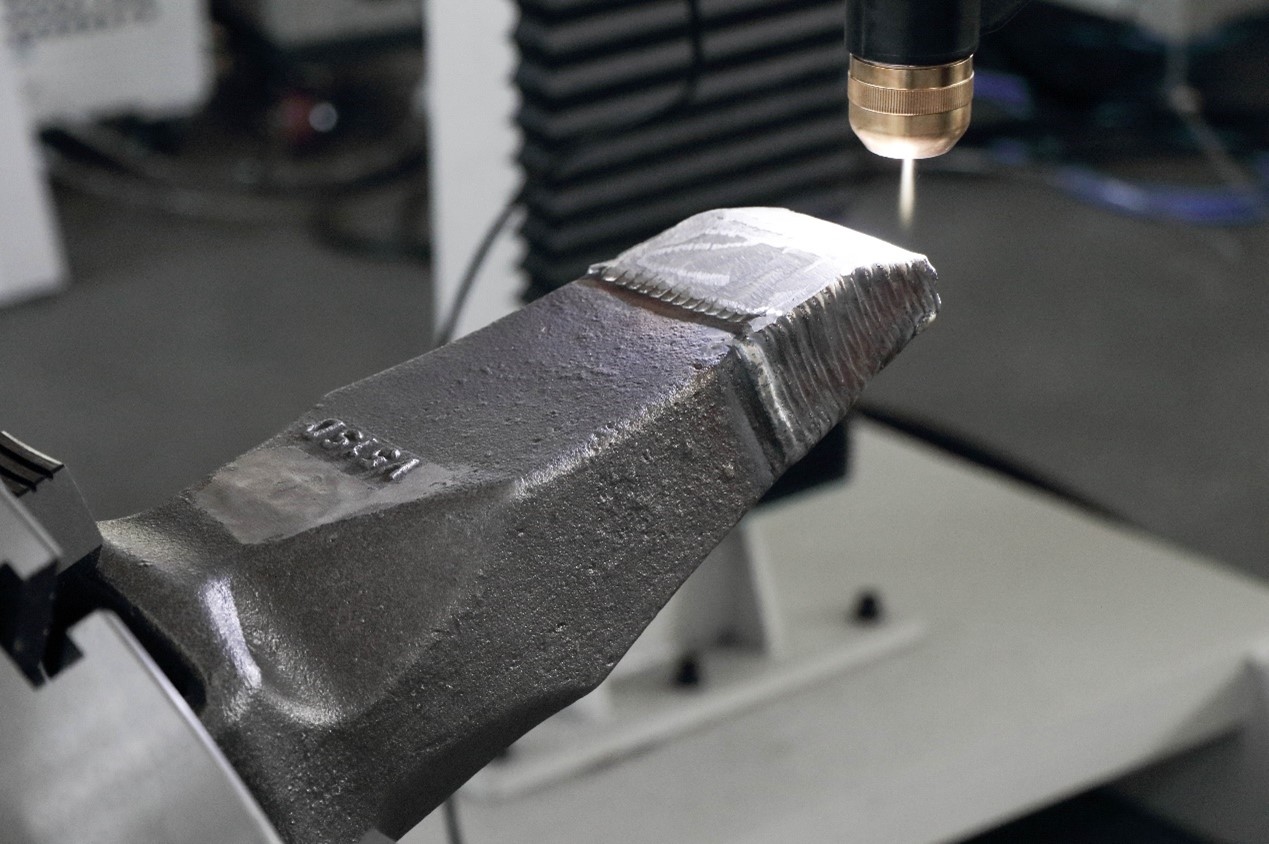 hardfacing process on metal surface
