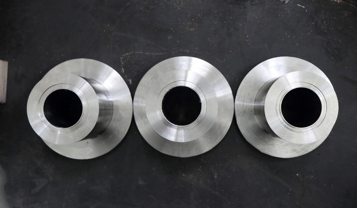 Overview of industrial valve components including valve seats, cores, and plugs