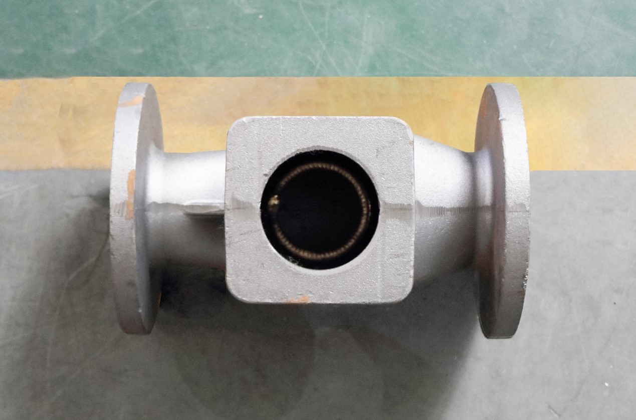 Wear-resistant coating layer formed by PTA welding inside valve body